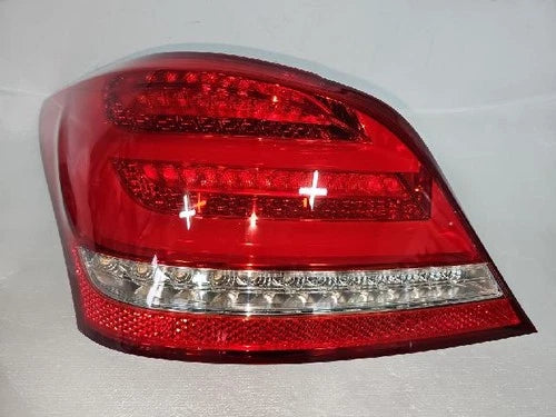 Left rear tail light assembly compatible with Hyundai Equus 2014, genuine OEM replacement part 92401 3N500