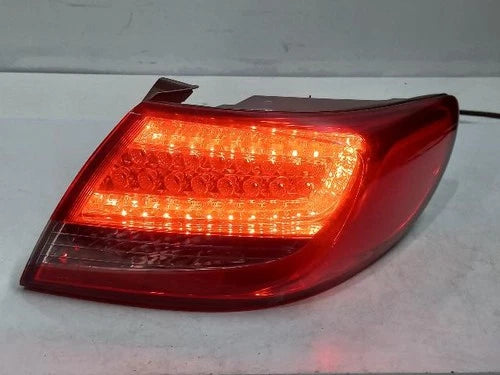 Right rear combination tail light assembly OEM 924023L500 compatible with Hyundai Azera 2011