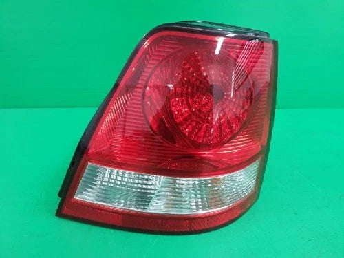 Rear combination tail light (right) compatible with Kia Sorento 2004, genuine OEM replacement part 92402 3E000