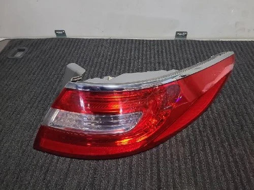 Right outer rear tail light assembly compatible with Hyundai Azera 2012, OEM 92404 3V000