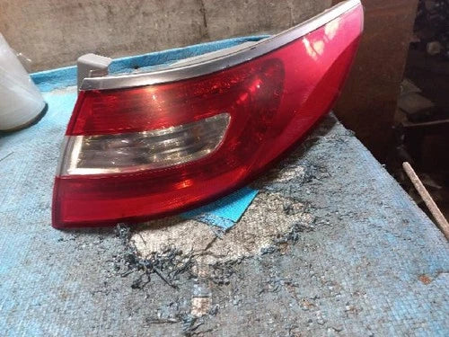 Right outer rear tail light assembly compatible with Hyundai Azera 2015, OEM 92404 3V000