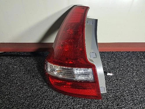 Left rear tail light assembly compatible with Hyundai i30 2009, genuine OEM replacement part 92401 2L100