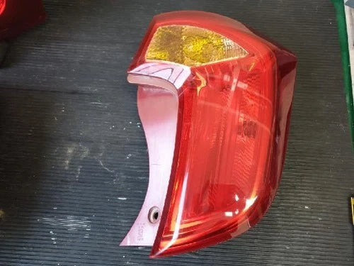 Right rear combination tail light assembly compatible with Kia Picanto 2014, genuine OEM replacement part 924021Y000