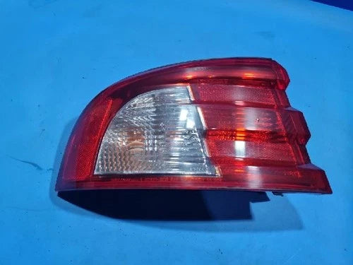 Refacción OEM Usada - Conjunto de luces traseras / calaveras combinadas Kia 2004 OEM 92410 3C001