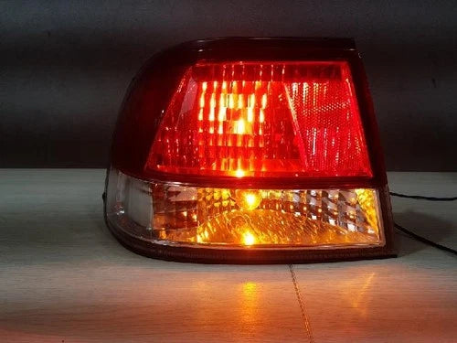 Left rear tail light compatible with Renault SM5 2003 (genuine OEM replacement part 5380151700)