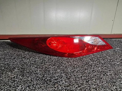Left rear tail light assembly (OEM) compatible with Hyundai YF 2009, part number 92401 3S000