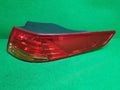 Right rear combination tail light assembly compatible with Kia K5 2011, genuine OEM replacement part 92402 2T000
