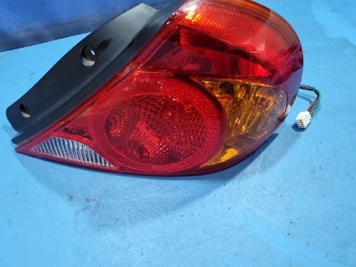 Kia Spectra 2003 Right rear combination tail light assembly OEM 0K2N1 51150A