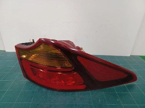 Rear combination tail light compatible with Hyundai Santa Fe 2016, genuine OEM replacement part 92401 2W610