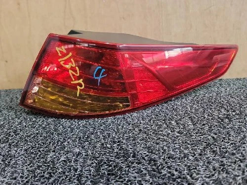 Right rear combination tail light assembly compatible with Kia K5 2013, genuine OEM replacement part 92402 2T000