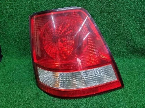 Left rear tail light assembly compatible with Kia Sorento 2006, genuine OEM replacement part 92401 3E000