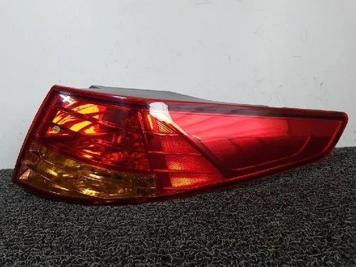 Right rear combination tail light assembly OEM 92402 2T000 compatible with Kia K5 2010