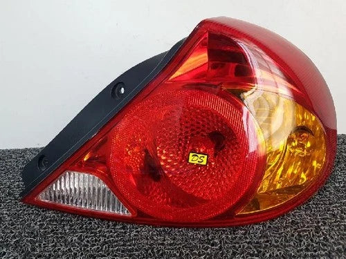 Kia Spectra 2002 Right rear combination tail light assembly OEM 0K2N1 51150A