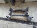 Refacción OEM Usada - 2010-2013 Hyundai Santa Fe Kia Sorento Travesaño del subchasis trasero de tracción delantera OEM
