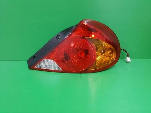 Kia Spectra 2003 Right rear combination tail light assembly OEM 0K2N1 51150A
