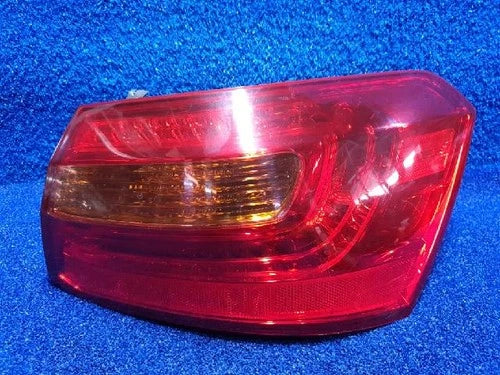 Right outer rear tail light assembly compatible with Kia Cadenza 2011, genuine OEM replacement part 92402 3R000