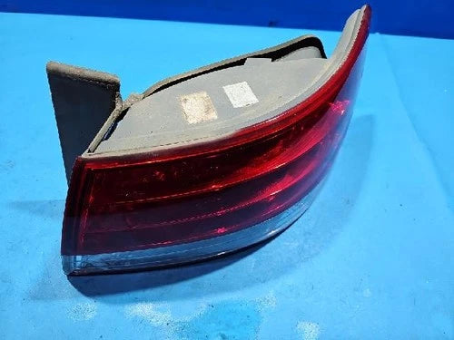 Right outer rear tail light assembly compatible with Hyundai NF 2006, genuine OEM replacement part 92402 3K400