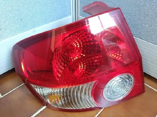 Rear combination tail light Hyundai 1.5 2005 OEM 92401 1C000