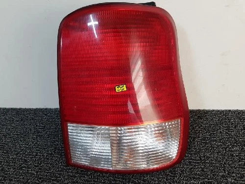 Right rear tail light assembly compatible with Kia Sedona 2003, genuine OEM replacement part 1K53A, 51150