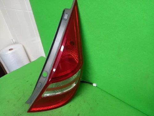 Right rear tail light assembly compatible with Hyundai i30 2010, genuine OEM replacement part 92402 2L000