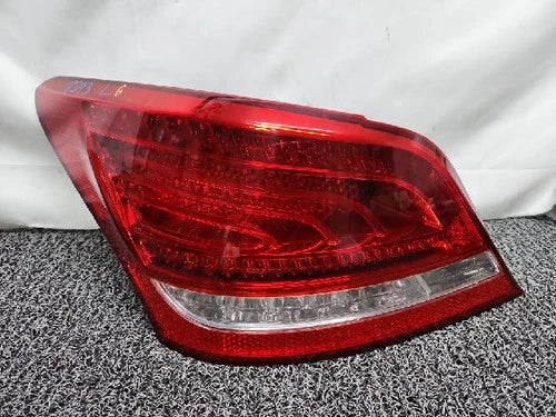 Left rear tail light compatible with Hyundai Equus 2010, genuine OEM replacement part 92401 3N000