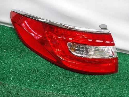 Left outer rear tail light assembly compatible with Hyundai Azera 2014, genuine OEM replacement part 92403-3V0