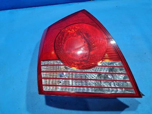 Used OEM Part - Combination Tail Light Assembly (left) compatible with Hyundai Elantra 2005, OEM 92401 2D500