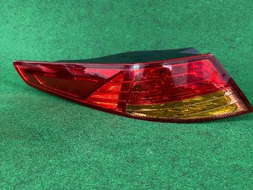 Rear combination tail light (left) compatible with Kia K5 2013, genuine OEM replacement part 924012T0