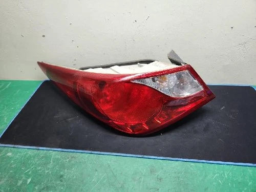 Used OEM Part - light assembly outer rear combination (left) compatible with Hyundai YF 2013, OEM 92401 3S010