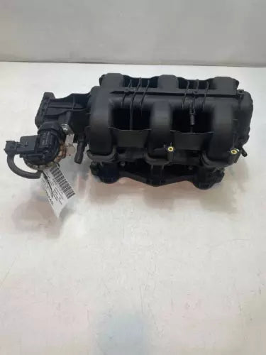Refacción OEM Usada - Múltiple de admisión Ford Mustang 2005-2010 4.0L OEM 05 06 07 08 10