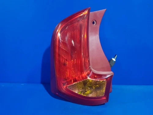 Right rear combination tail light assembly OEM 924021Y000 compatible with Kia Picanto 2013