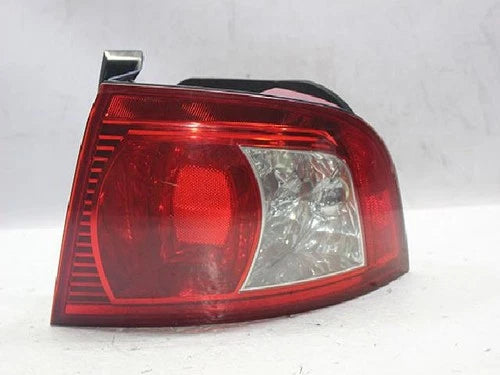 Used OEM Part - Combination Tail Light Assembly Kia Sorento 2003 (right side/passenger side) OEM 92402-3C1