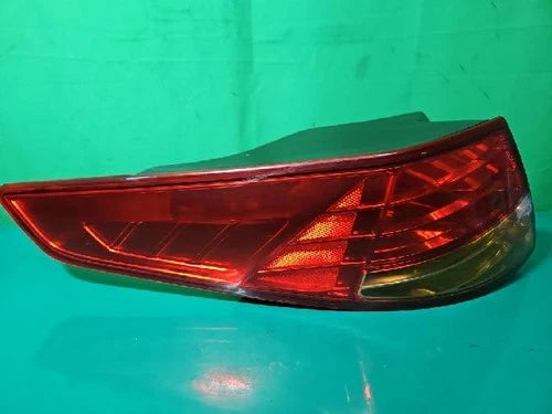 Left rear combination tail light compatible with Kia K5 2011, genuine OEM replacement part 92401 2T000