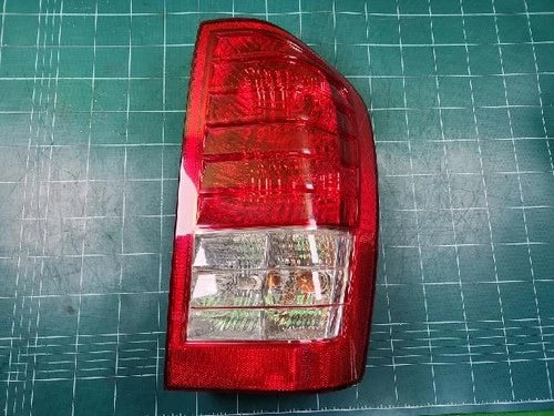 Right rear tail light assembly compatible with Kia Sedona 2011, RH OEM 92402, 4J000