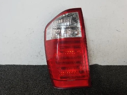 Conjunto de faro/calavera trasero izquierdo para Kia Carnival 2006, pieza original OEM 92401 4D000