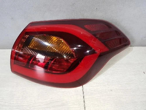 Right rear combination tail light assembly compatible with Kia Forte 2016, genuine OEM replacement part 92402A7400