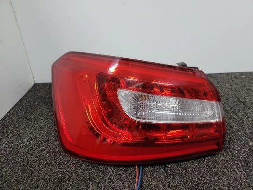 Rear combination tail light (left) compatible with Kia Cadenza 2015, genuine OEM replacement part 92401E8000