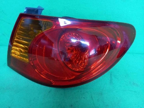 Right rear tail light (RH) compatible with Hyundai Elantra 2008, genuine OEM replacement part 92402 2H000