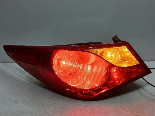 Left rear combination tail light assembly (outer) compatible with Hyundai YF 2011, OEM 924013S000
