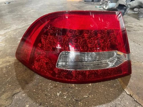 Left rear tail light assembly compatible with Kia LPI LX20 2010, genuine OEM replacement part 92401 2G500