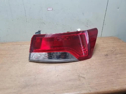 Right outer rear tail light assembly (OEM) Kia K5 2011, 92402 1M300
