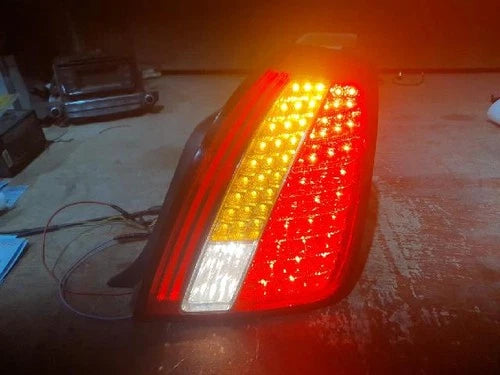 Right rear combination tail light assembly compatible with Kia Amanti 2010, genuine OEM replacement part 92402-3F800