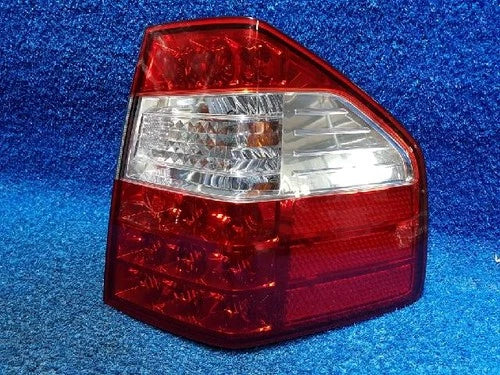 Kia Borrego 2012, Tail Light right (RH) genuine OEM 92402, 2J101