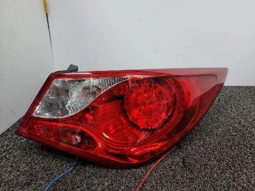 Right rear tail light compatible with Hyundai YF 2011, genuine OEM replacement part 924023S100