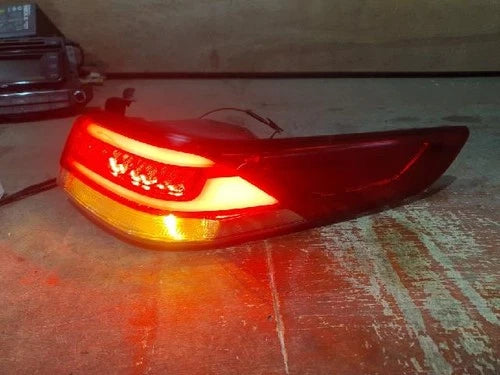 Right rear combination tail light assembly compatible with Kia K5 2015, genuine OEM replacement part 92402-D4200