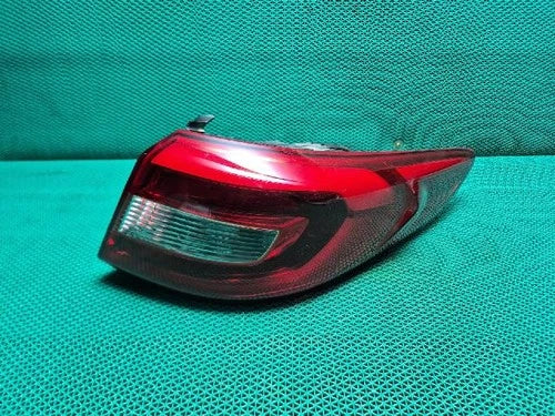 Rear combination tail light (outer right) compatible with Hyundai LF 2015, genuine OEM replacement part 92402C1000