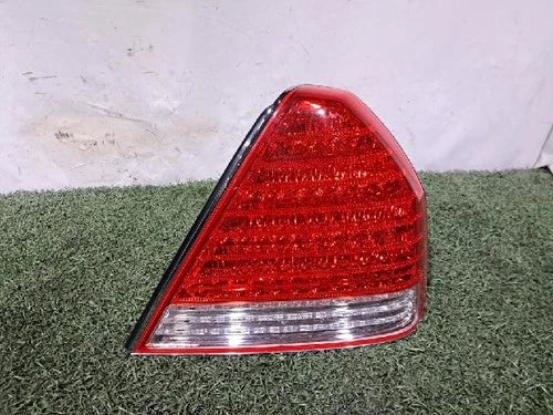 Right rear tail light assembly compatible with Hyundai Equus 2006, genuine OEM replacement part 92402 3B501