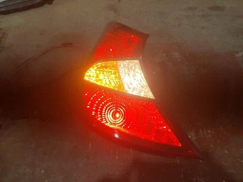 Left rear combination tail light assembly compatible with Hyundai Accent 2015, genuine OEM replacement part 92401-1R200