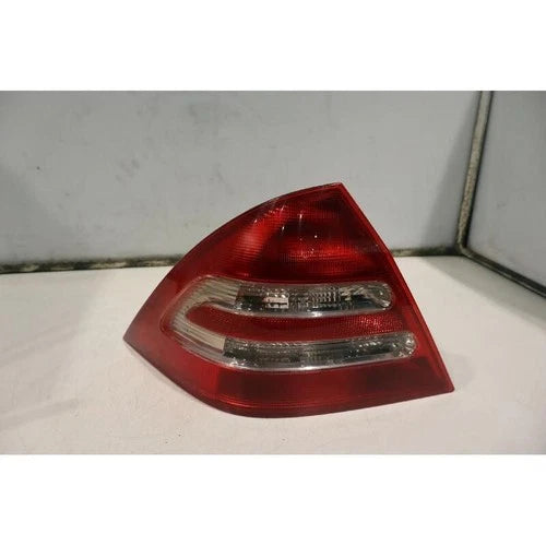 Left rear tail light MERCEDES CLASS C (00-04)(04-07) W203 2.2 (200) CDI (90KW) 2000