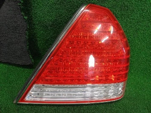 Conjunto de faro/calavera trasero derecho para Hyundai Equus 2007, pieza original OEM 92402 3B501